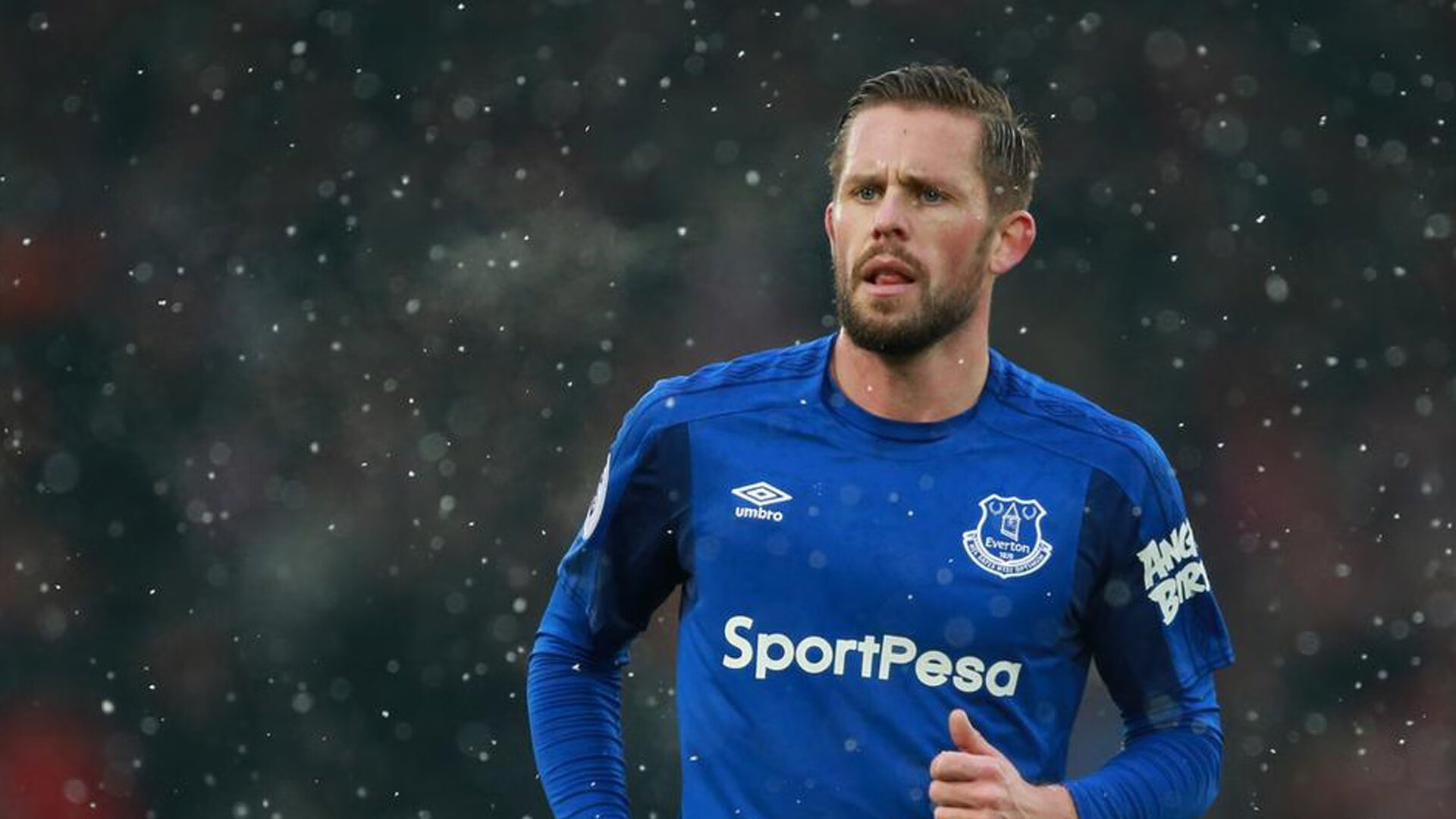 “胡利安·门德斯的进攻才能和防守稳定性，推动阿根廷美洲狮队腾飞”